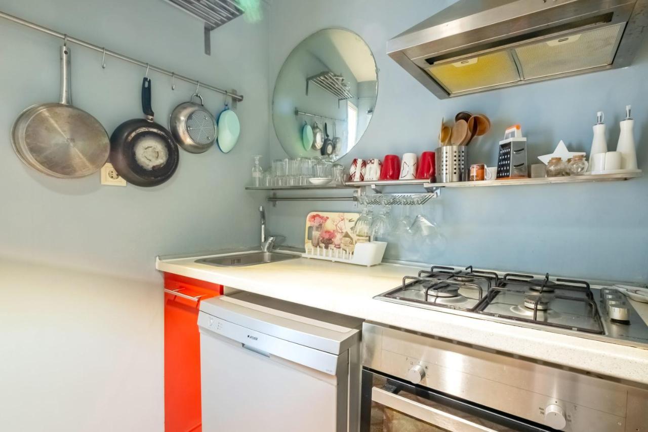 Delightful Flat Close To Galata 2 Mins To Metro