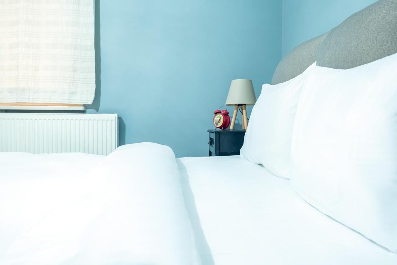 Delightful Flat Close To Galata 2 Mins To Metro
